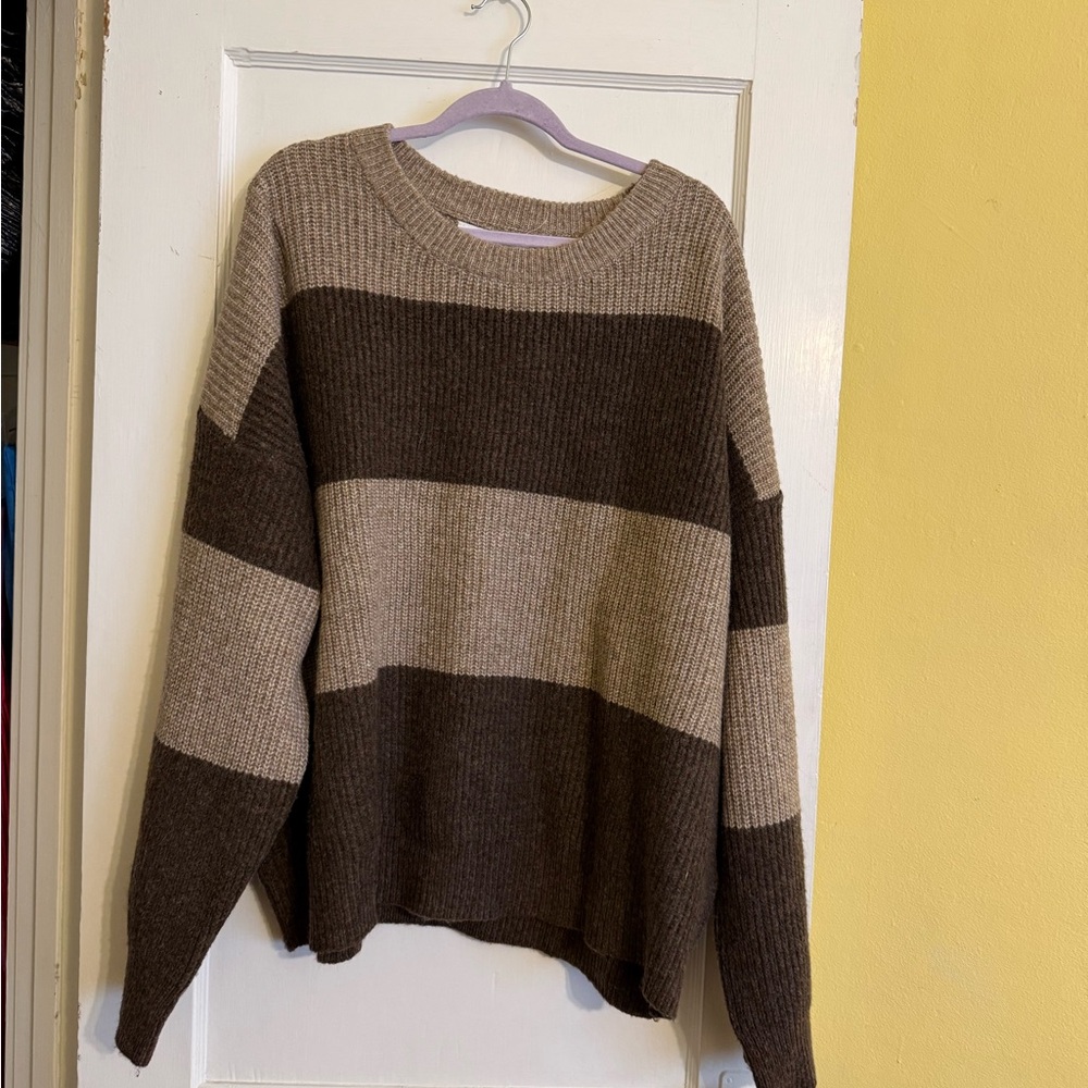 Elegant Striped Crew Neck Sweater